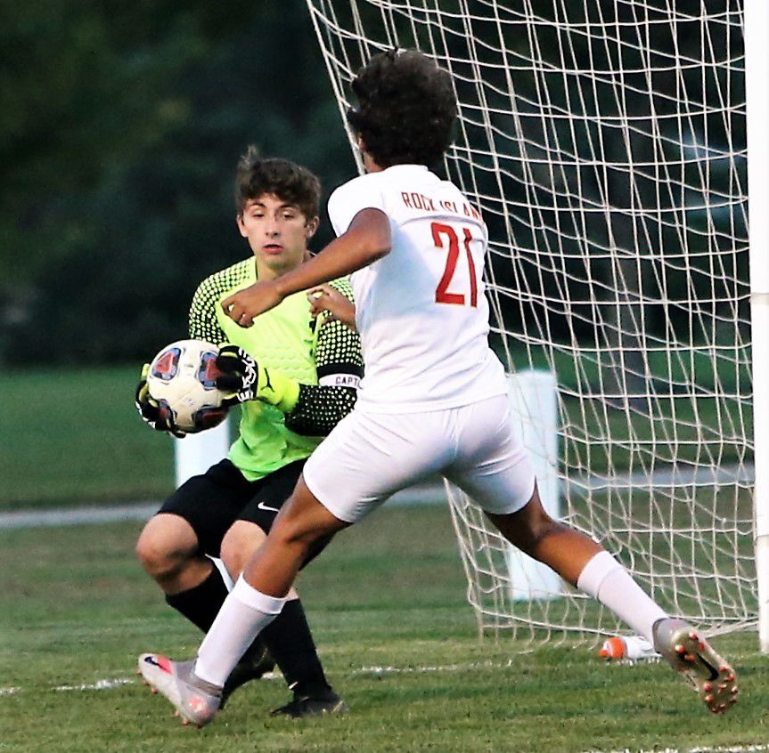 101221-qc-spt-ri-geneseo soccer2.jpg